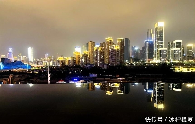 五一小长假之到重庆旅游非看不可的两江夜景攻略
