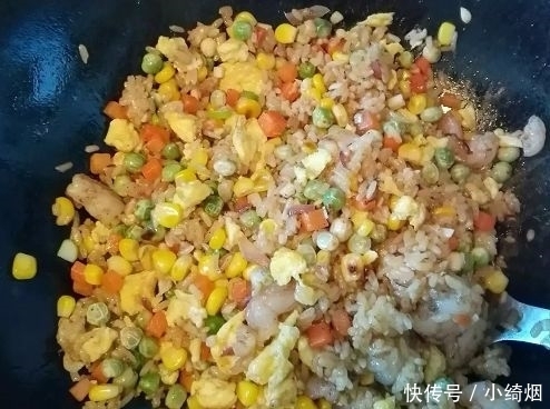 做法|剩米饭别扔了,用它做蛋炒饭,营养丰富,有肉有菜,做法还简单!