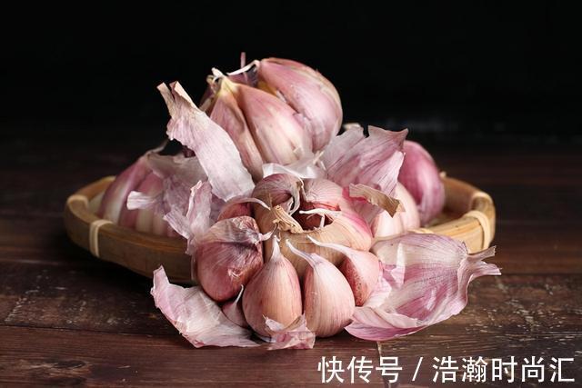 大蒜切两片,在眉毛上擦几下会如何呢?不妨一起来了解下