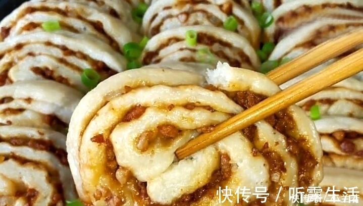 家常|入秋后我家常吃这种面食，咸香松软，营养好吃，我家2天做一锅