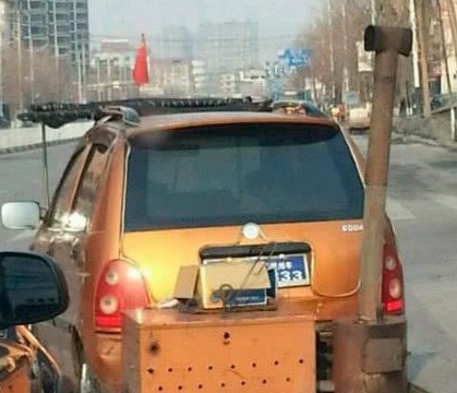 |搞笑图片幽默段子笑话吃到一半咋没有肉馅,又被包子老板给骗了