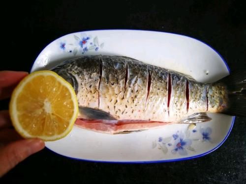 不要再用清水煮鱼了，用啤酒来代替，去腥味道好