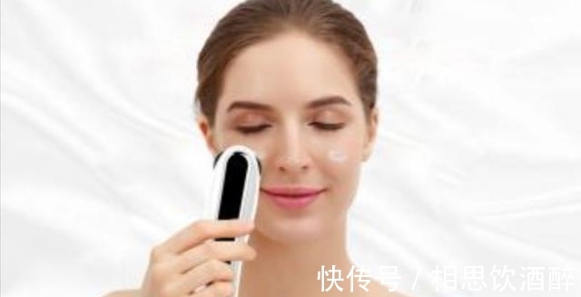 洗脸|洗脸后，直接用手拍打爽肤水？怪不得皮肤差！这样做才是正确的