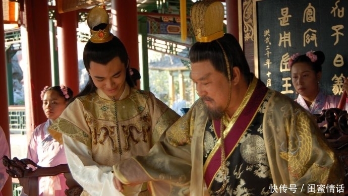 大将|皇帝把醉酒的大将抬上龙床,大将酒醒做了一件事,让皇帝放心了!