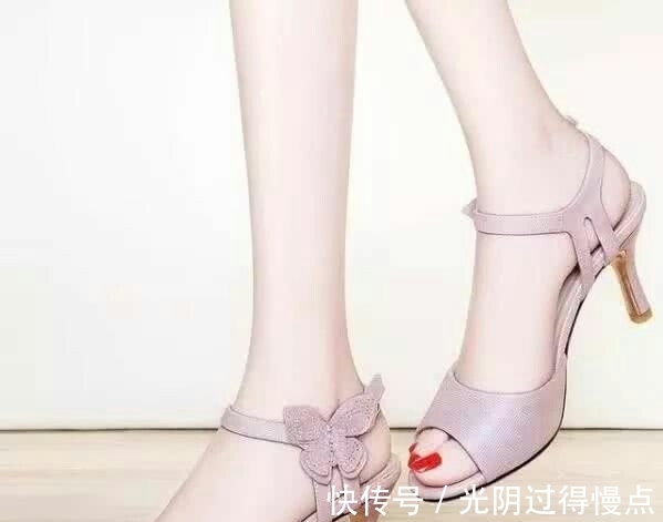 高跟鞋 40女人夏季凉鞋应该怎样穿？这些凉鞋既舒适又减龄时尚