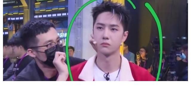 街舞|《街舞4》王一博和布布见面!两人隔空比心,王一博全程飚英文