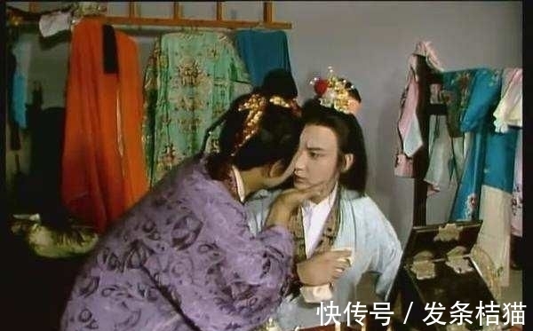 贾母&薛蟠被打,宝钗为何极力劝阻薛姨妈?背后这三个原因是关键!