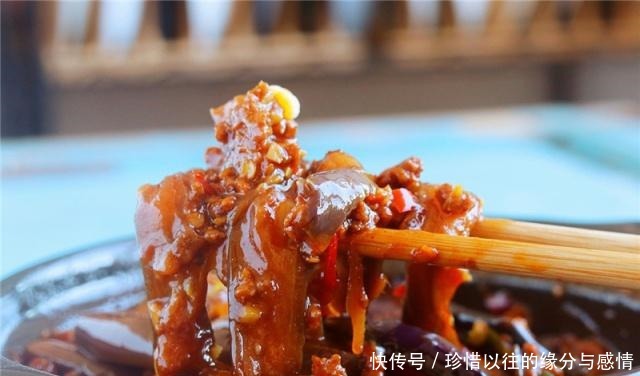 炒茄子不要直接下锅,费油还难看,多做这一步,茄子不吸油还特香!