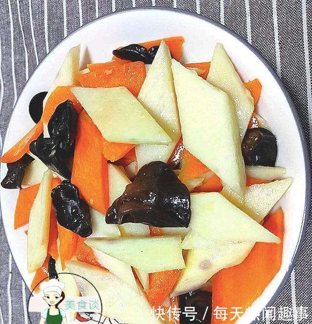 这三样素菜一起炒,秋天吃它特营养,我家一周吃3次,次次都光盘