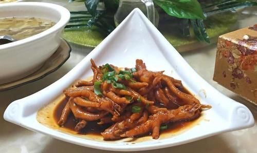 便饭|公司效益好，老板请员工吃便饭，7菜2汤2主食，有你喜欢吃的吗