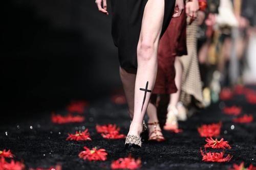 LUOOIFSTUDIO独立设计师品牌发布2021秋冬系列