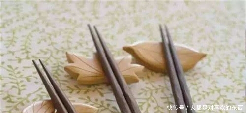 “菜不摆三,筷不成五,席不成六”,中国传统吃饭禁忌,你知多少