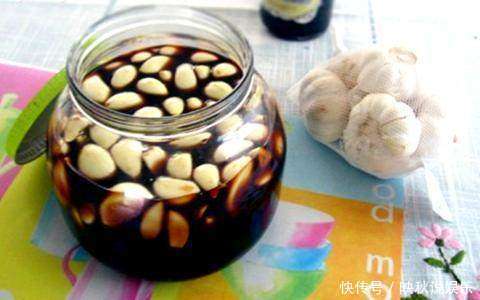 大蒜生吃等于是白吃,营养专家教你正确营养吃法,一上桌就抢光