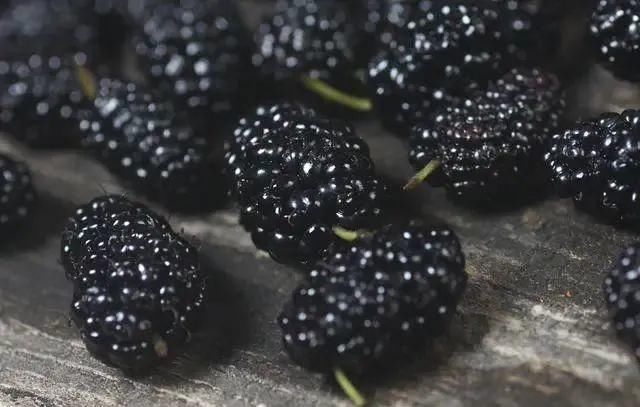 男性衰老时，晨起后一般会有5“怪像”，假如没有，恭喜还年轻