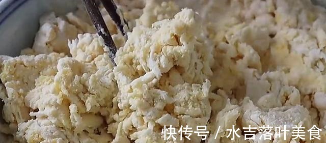 自从玉米面学会这样做,我家的正餐三顿两顿都吃它,低脂又解馋!