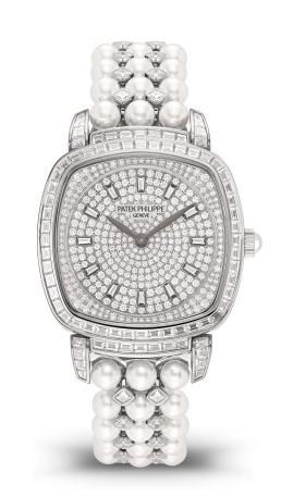 英伦女王伊丽莎白二世告诉你如何选搭腕表