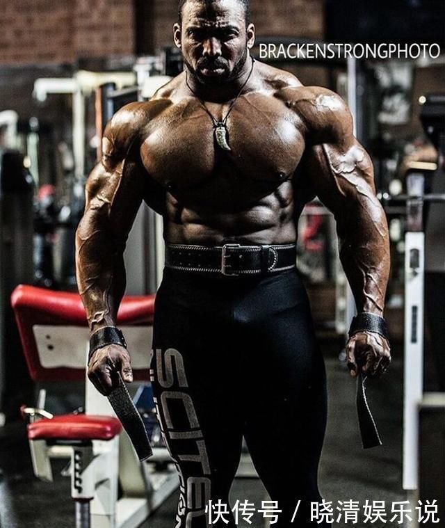 钢铁|军人健身练出钢铁肌肉 ,巨大的肌肉块头让施瓦辛格叹服