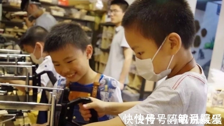 家长|孩子出现这“3现象”,家长快别骄傲了,你家娃可能有点自卑了