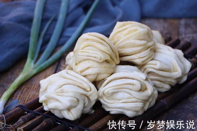 好吃|这花卷,出锅就吃了4个,比酵母馒头好吃10倍,做法特别简单!