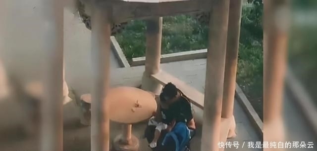 孩子|“糊涂爸爸”慌张找娃走红,带孩子玩却转眼不见,宝宝:你低下头