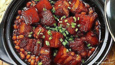家常菜食谱川味红烧肉，杭椒炒荷包蛋，豌豆炒肉丁的做法