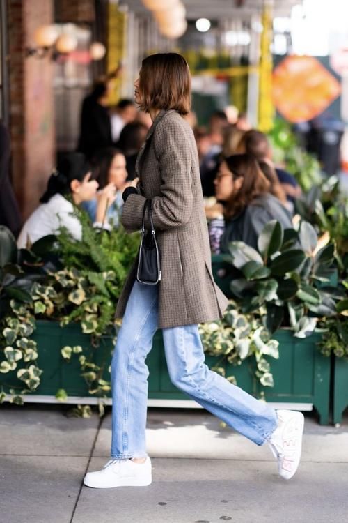 现在这个季节的大衣，一定要get到的经典色，好穿不挑人！