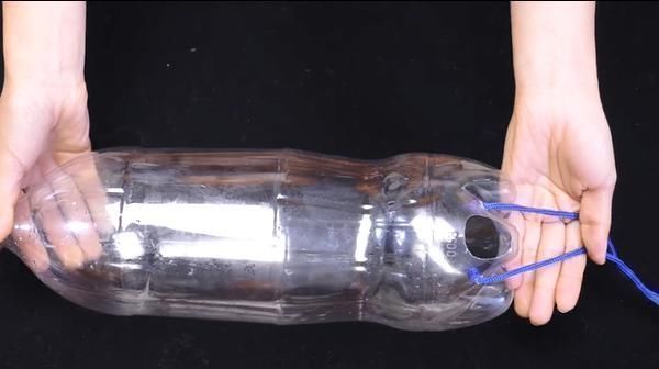 出水口处|大号塑料瓶不要扔，在瓶底穿2根绳子太厉害了，家家户户都需要