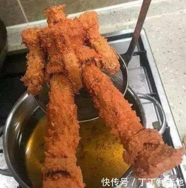 膝枕|你真的懂手办吗盘点手办的四种真正玩法,只用来压泡面太浪费了