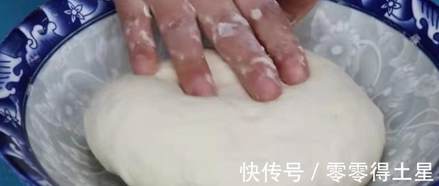 面粉怎么揉才光滑,20年的老保姆教你一招,简单又快速,超级实用!