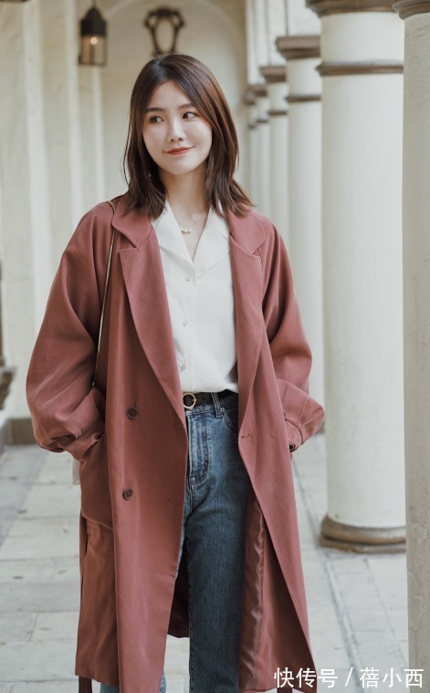 大长腿 今年建议多穿“大衣”和“风衣”,内搭毛衣+牛仔裤,保暖又时髦