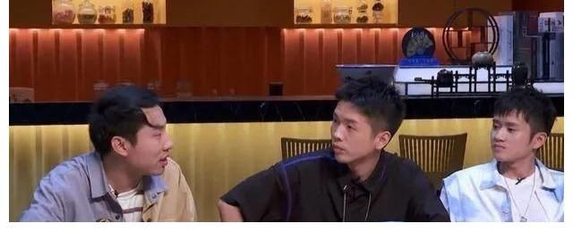 徐志胜|鹿晗说自己是化了妆的徐志胜，太有娱乐精神了，不介意被调侃