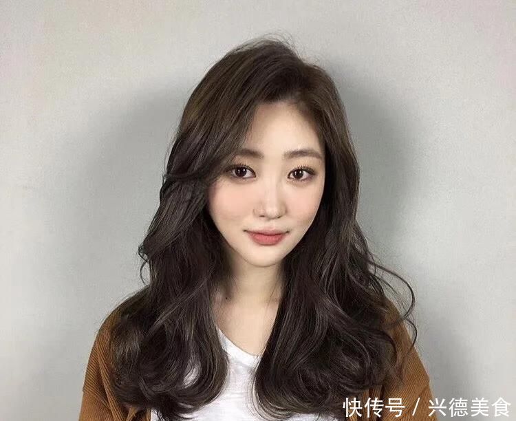 你适合“中分”还是“偏分”看这几点就知道,选错拉低颜值