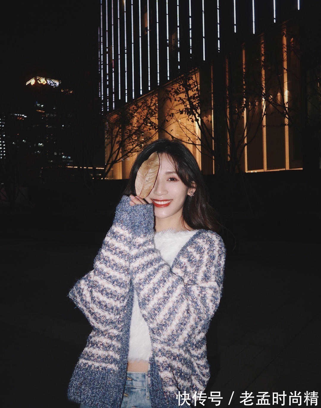 针织|街拍:25+小姐姐用一身青绿针织衫配百褶裙,诠释什么叫优雅温柔