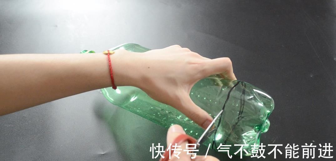 创可贴|创可贴贴在眼镜上太厉害了, 解决了很多人的困扰, 看完赶紧去试试