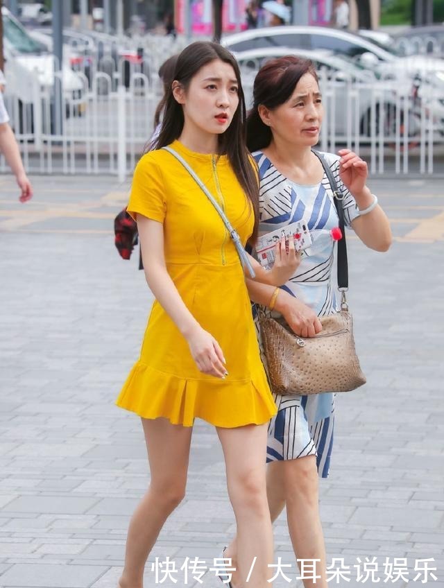 时尚|紧身连衣裙的时尚造型,帮苗条女孩塑造圆润身材,性感又时尚