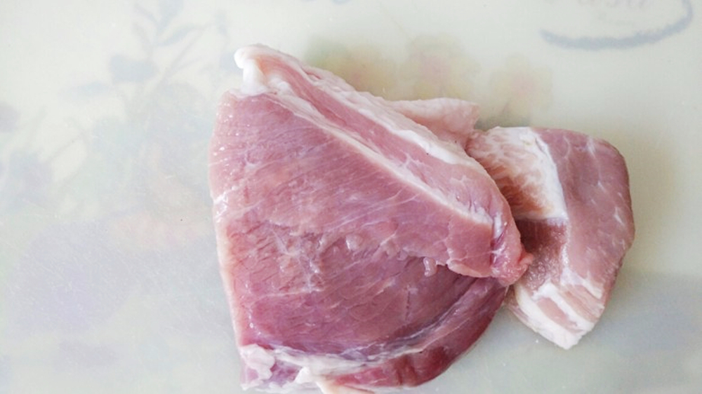 剁肉馅原来这么容易，简单2分钟全剁好，干净又快速，比机器更好