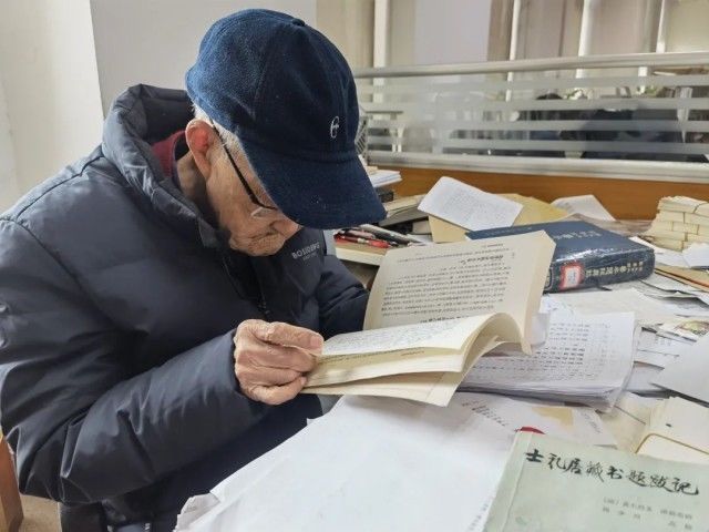 黄丕烈|99岁版本目录学家，一辈子“泡”在图书馆，被誉为“古籍活字典”