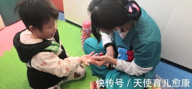 协调|【天使小课堂】家长必看,这些与手部相关的游戏,让孩子更聪明