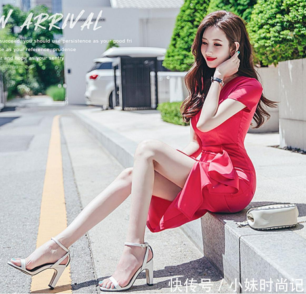 连体裙|红色开叉荷叶边的风格,充满自信,有情调的包臀裙