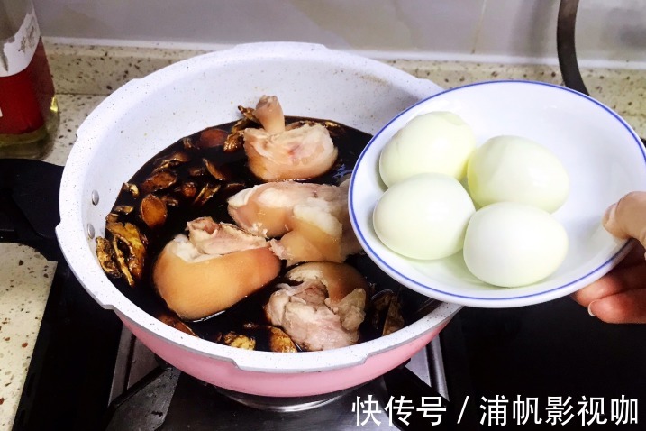 猪脚|猪身上这个“宝贝”,跟鸡蛋一起吃,从此告别手脚冰冷,记得多吃
