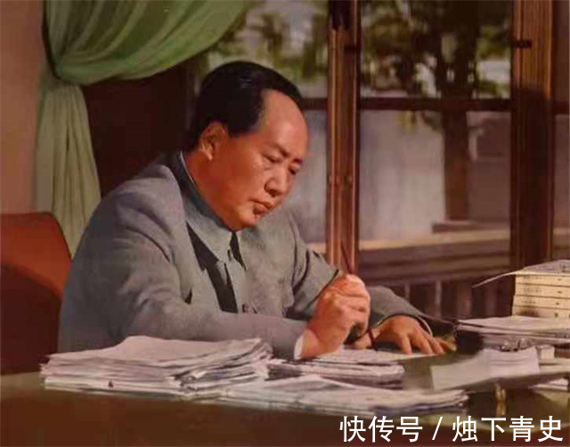 chiang#1935年毛主席作一首《念奴娇》,2006年一同济副教授因无知出洋相