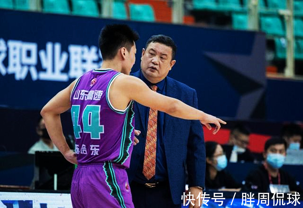 上海队|34-1!山东男篮创27年纪录溃败,徐长锁赛后一番话惹球迷众怒