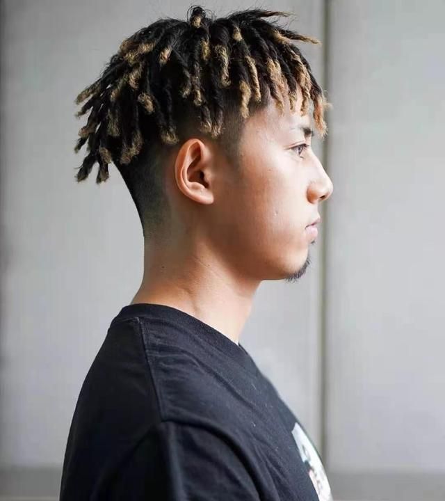 碎盖头怎么留 两边和后颈铲青 中间留长烫个渣男锡纸烫或烟花烫 全网搜 碎盖头怎么留 两边和后颈铲青 中间留长烫个渣男锡纸烫或烟花烫 全网搜