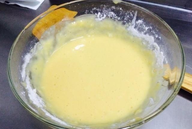 卖了40年早餐大妈煎“鸡蛋饼”的3个诀窍，不懂你的蛋饼白做了