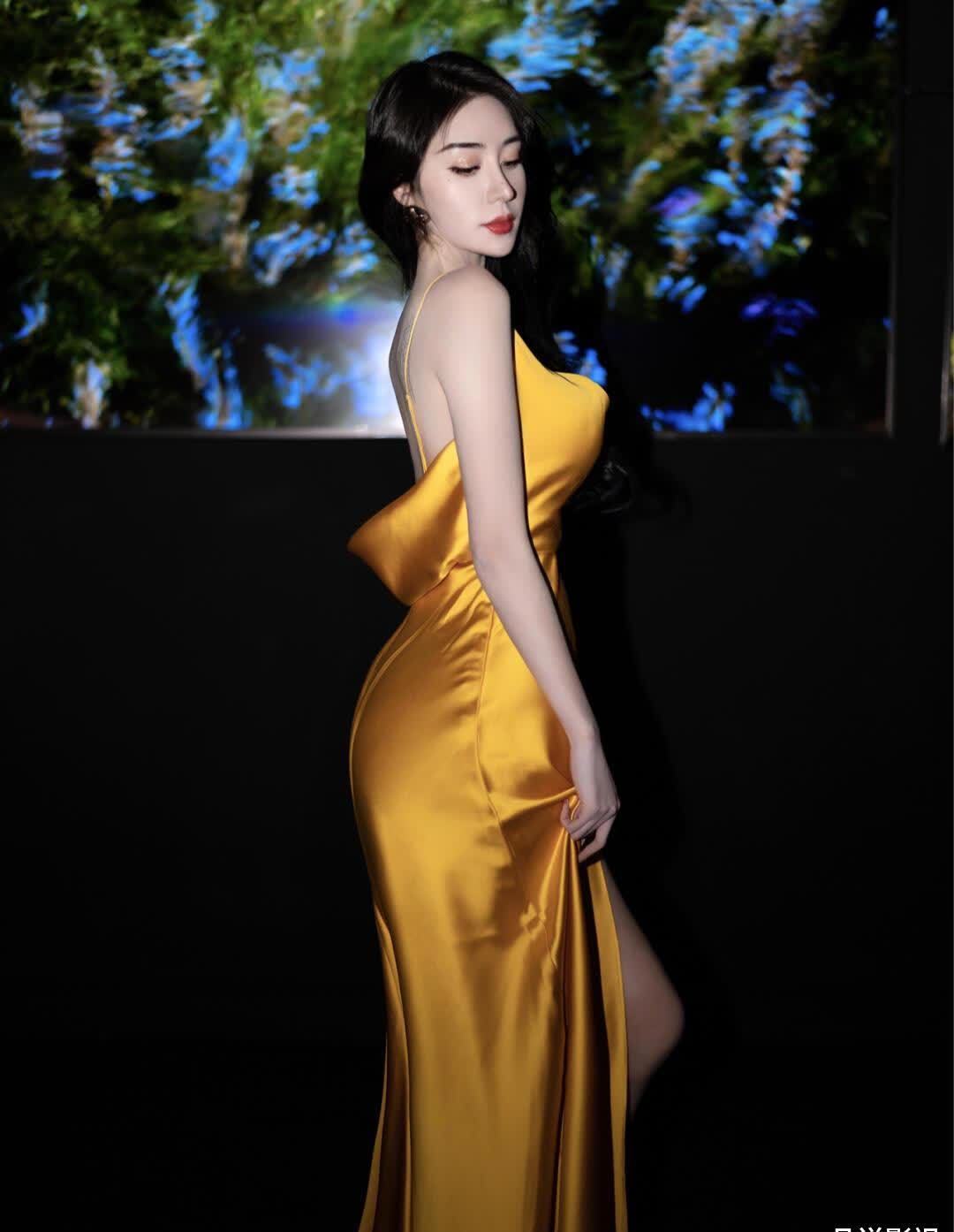 小姐姐|高定礼服穿在身, 小姐姐优雅迷人的气质一下子凸显出来了