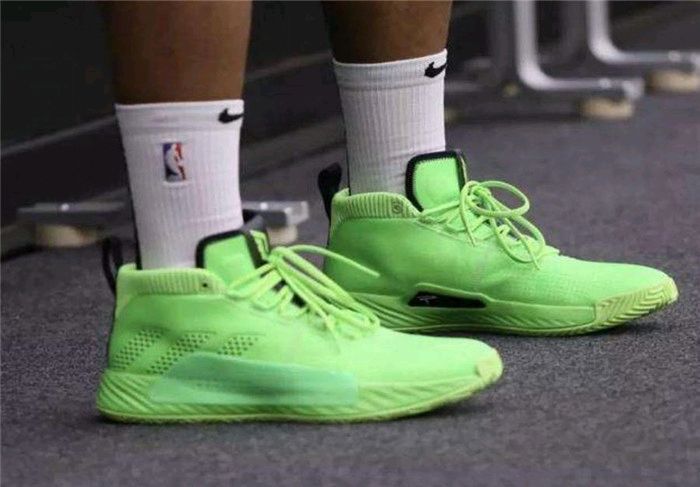 zoom 减轻足部的不适感这5个“高性能球鞋”,爱玩的你值得你的脚