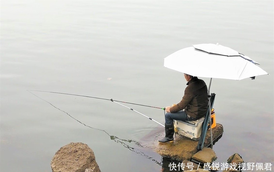 浮漂|野钓打窝没鱼口?找对窝料,选对方法,惊喜不断