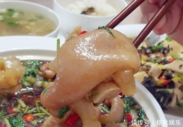 猪蹄有更好吃又快手的做法,别再傻傻的红烧猪蹄了,此做法倍好吃