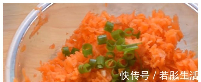 土豆片|最简单快速的早餐饼，不揉面，不擀面，筷子搅一搅，做法简单！