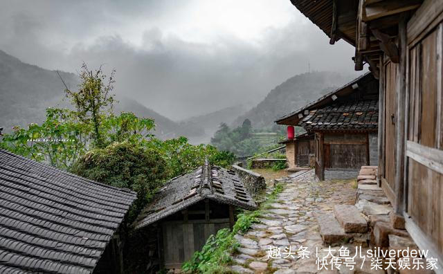 康熙年间|曾经清朝富甲一方，现如今却衰败没落，一座长在山中神秘的古村落